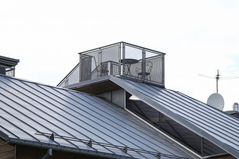 Aluminum Roof Repair Team at Work